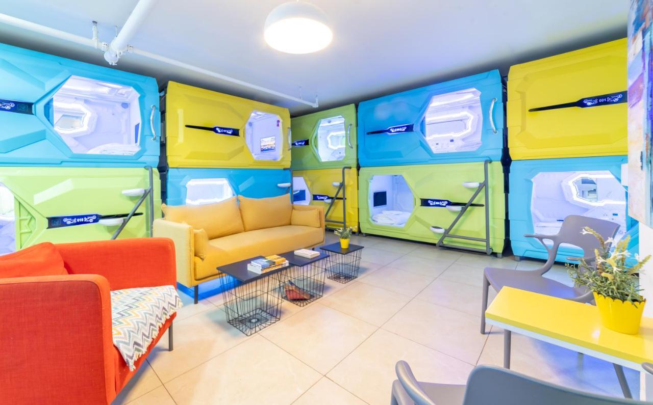Capsule Inn Єрусалим Екстер'єр фото