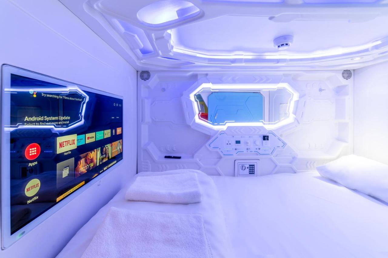 Capsule Inn Єрусалим Екстер'єр фото
