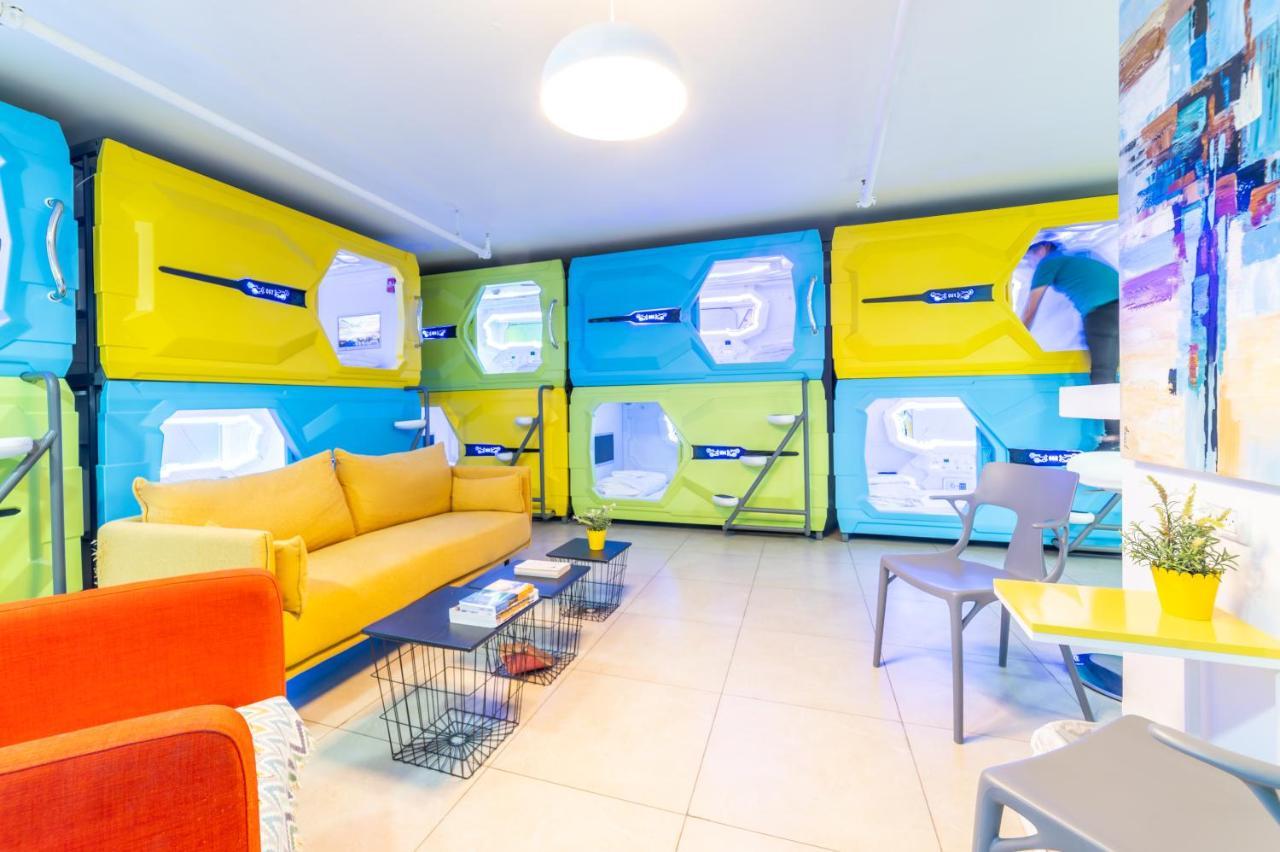 Capsule Inn Єрусалим Екстер'єр фото