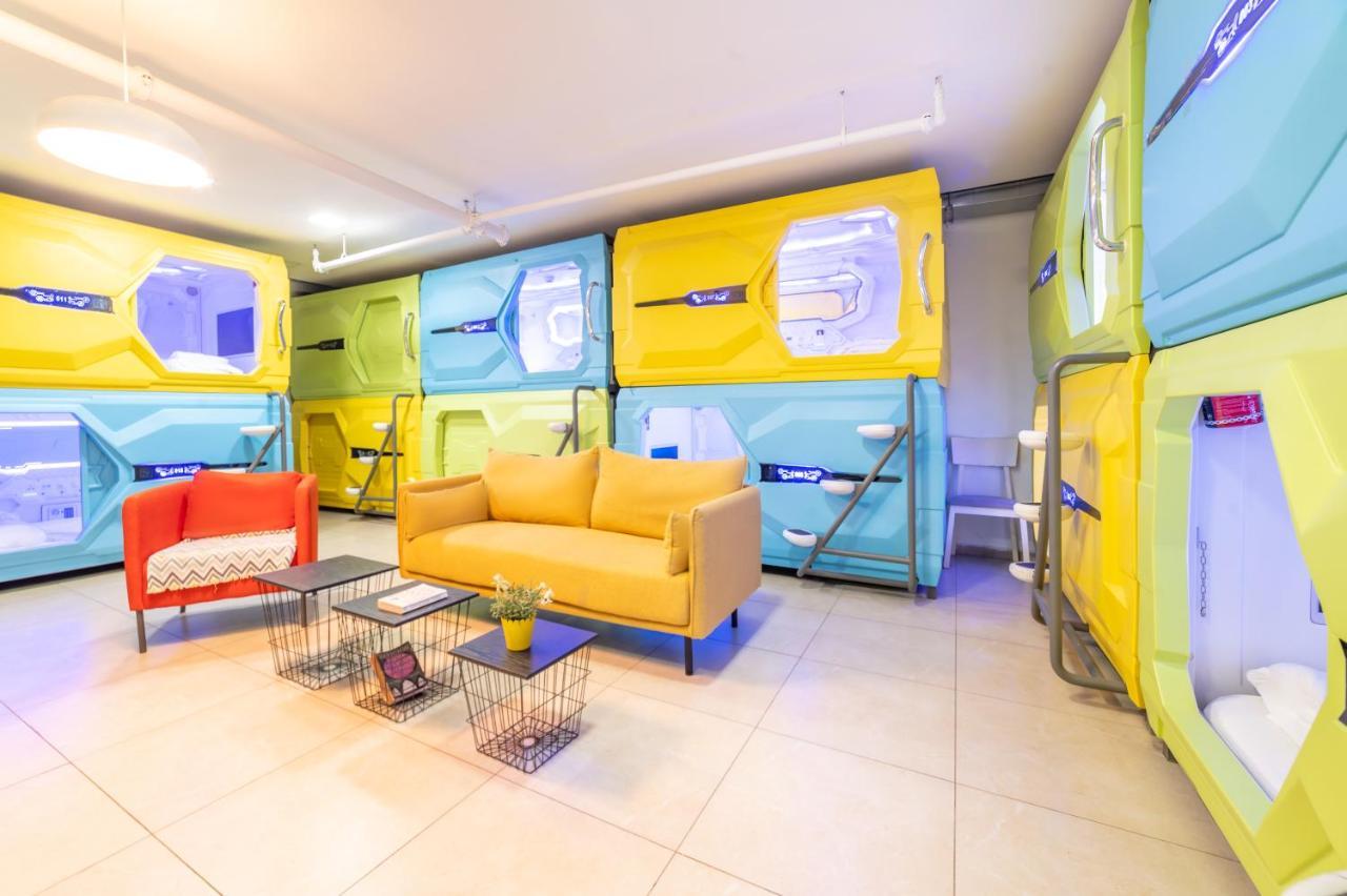 Capsule Inn Єрусалим Екстер'єр фото