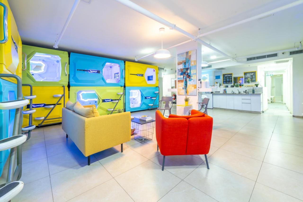 Capsule Inn Єрусалим Екстер'єр фото
