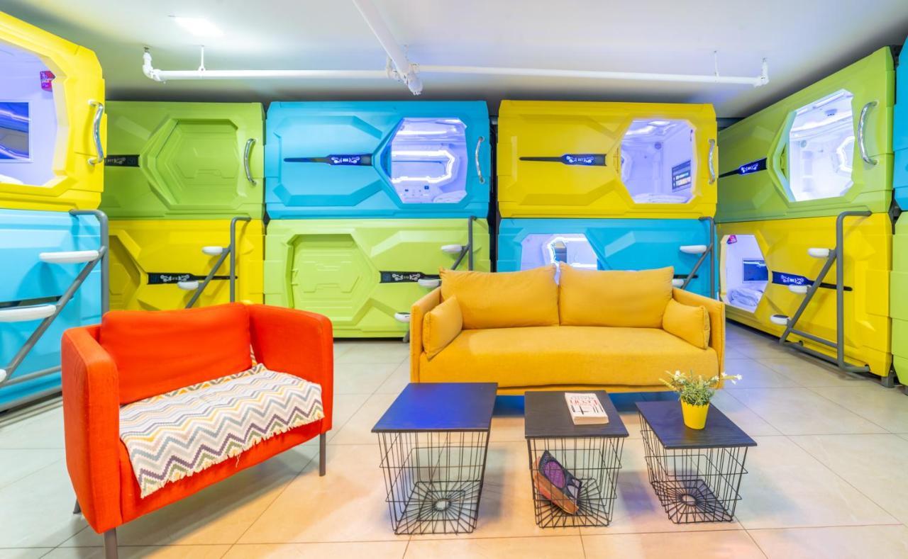 Capsule Inn Єрусалим Екстер'єр фото