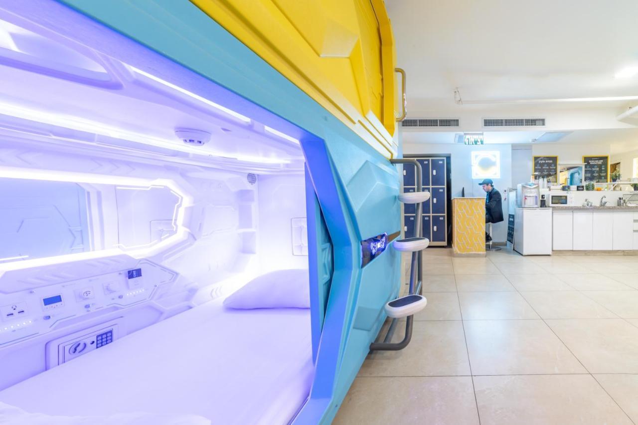 Capsule Inn Єрусалим Екстер'єр фото